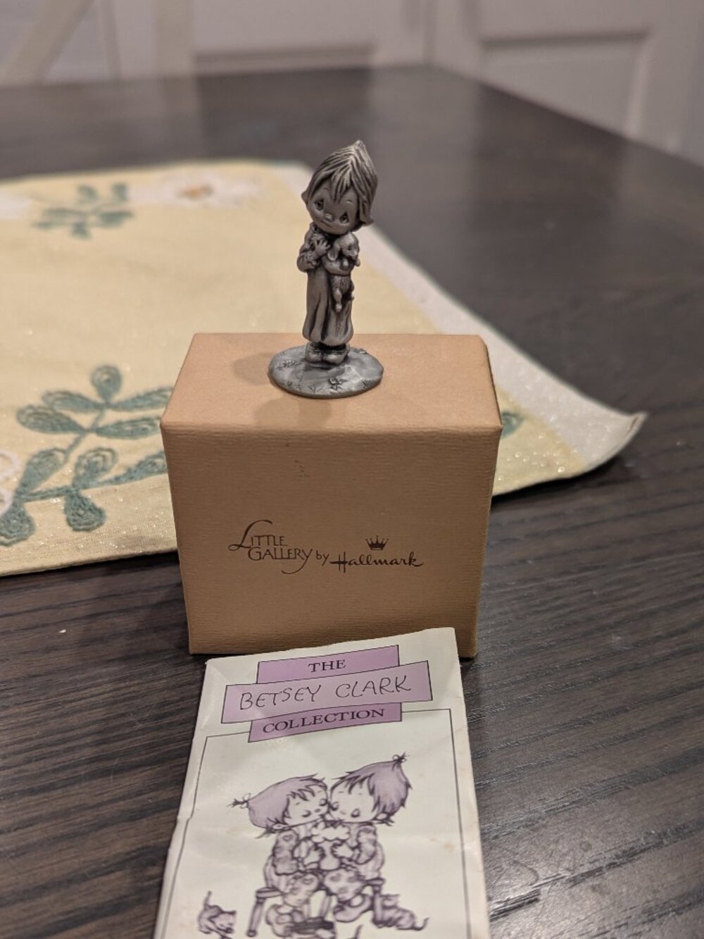Betsy Clark Hallmark Little Gallery Pewter puppy Love Figurine with Box and Cert